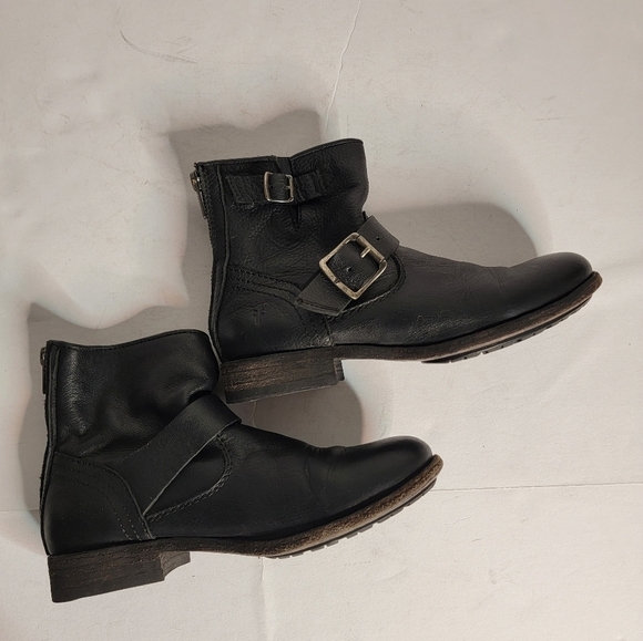 Frye Boots 6.5 Tyler Engineer Leather Booties Black Goth Punk Buckles Moto - Picture 5 of 10